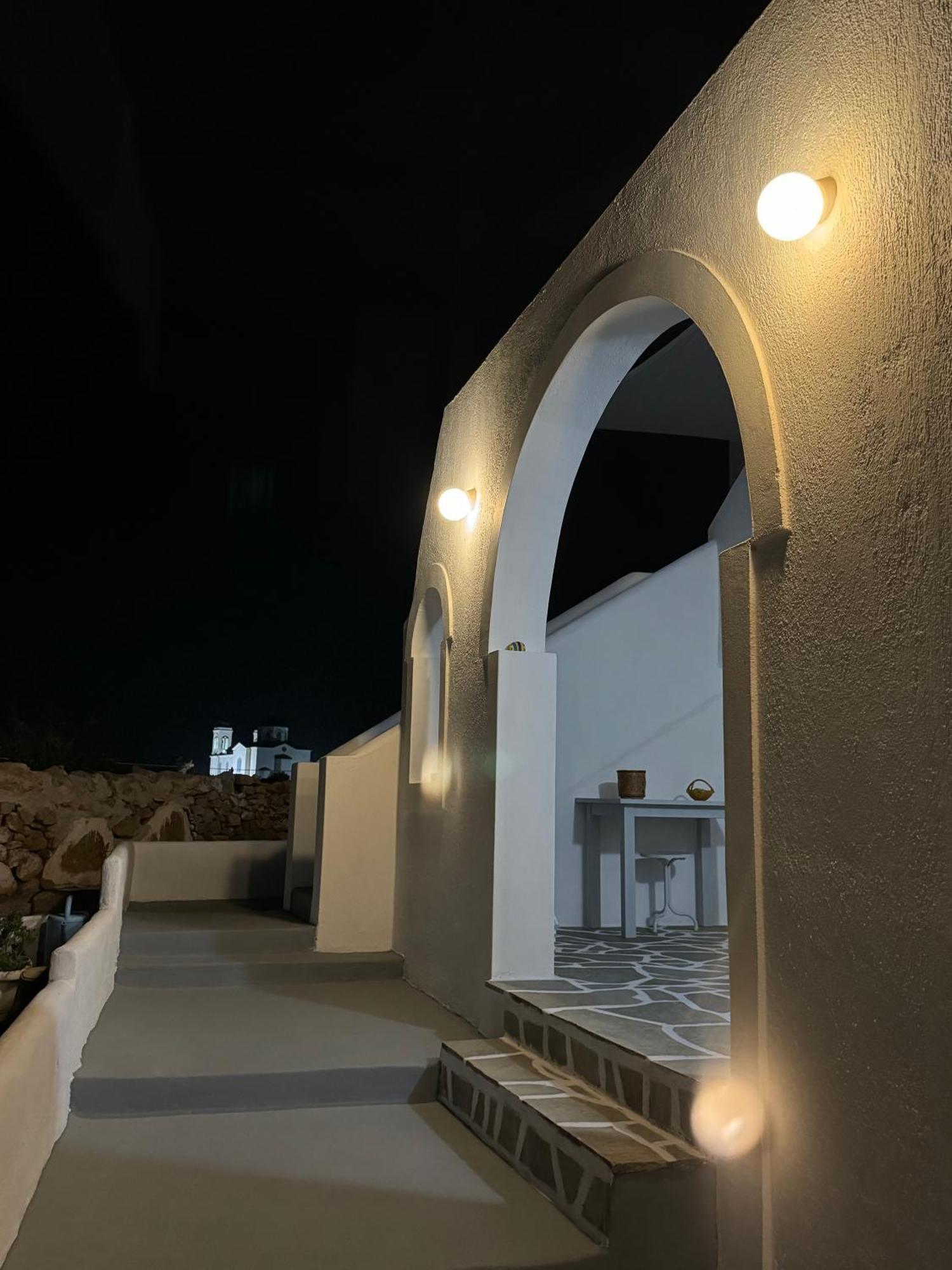 Panagiotis Rooms ナウサ エクステリア 写真
